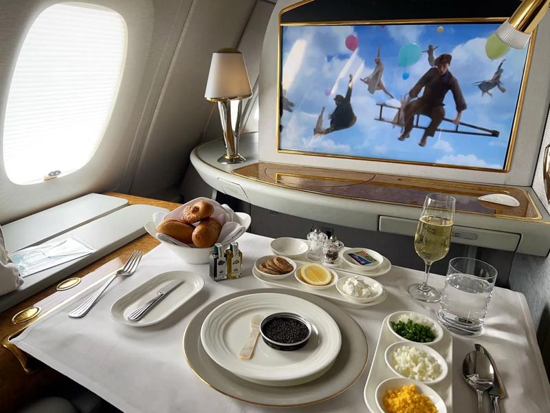 ศรีริต้า กรณ์