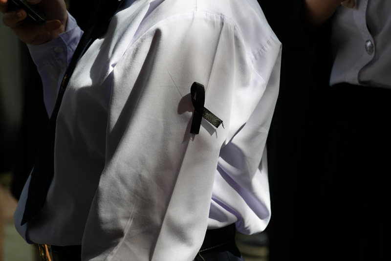 ติดริบบิ้นไว้อาลัย