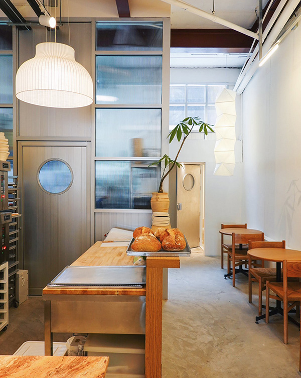 DROP BY DOUGH ร้านอาหารเช้ารอบสวนลุมพินี