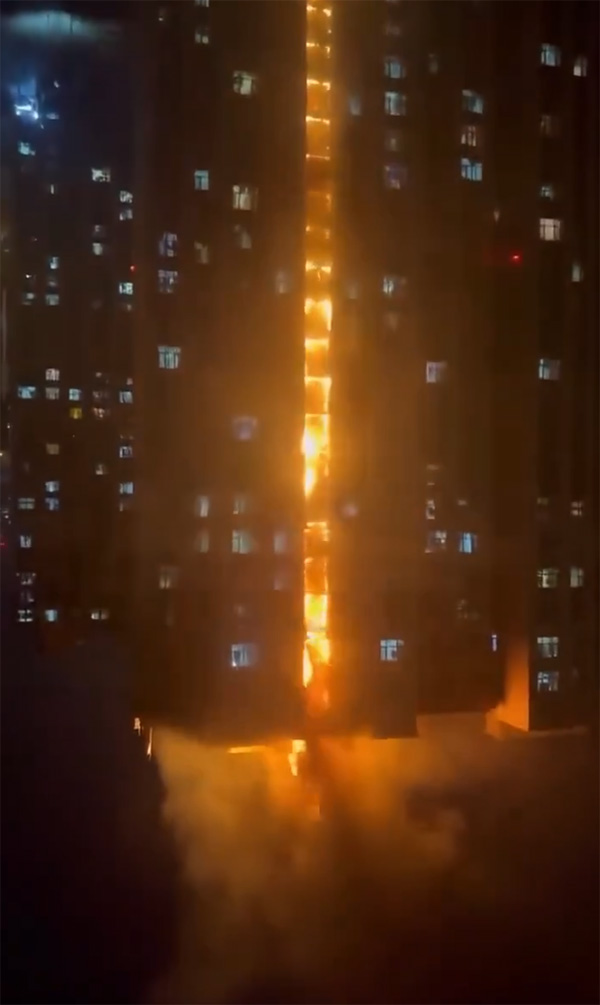 ไฟไหม้ตึกสูง จีน