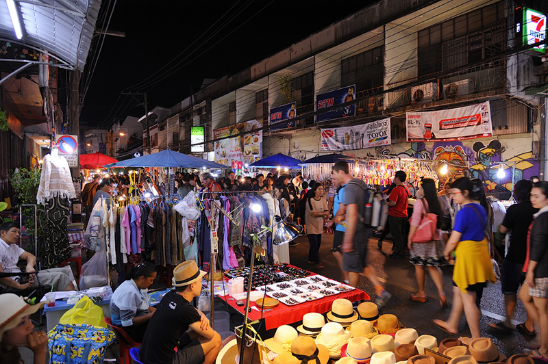 ที่เที่ยวเชียงใหม่ กลางคืน ถนนคนเดินวัวลาย