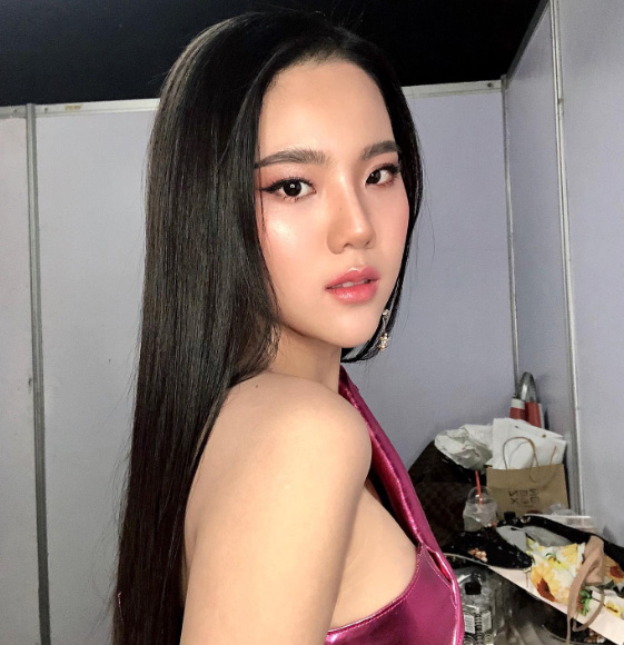 เจนิส เจณิสตา ดาราศัลยกรรม