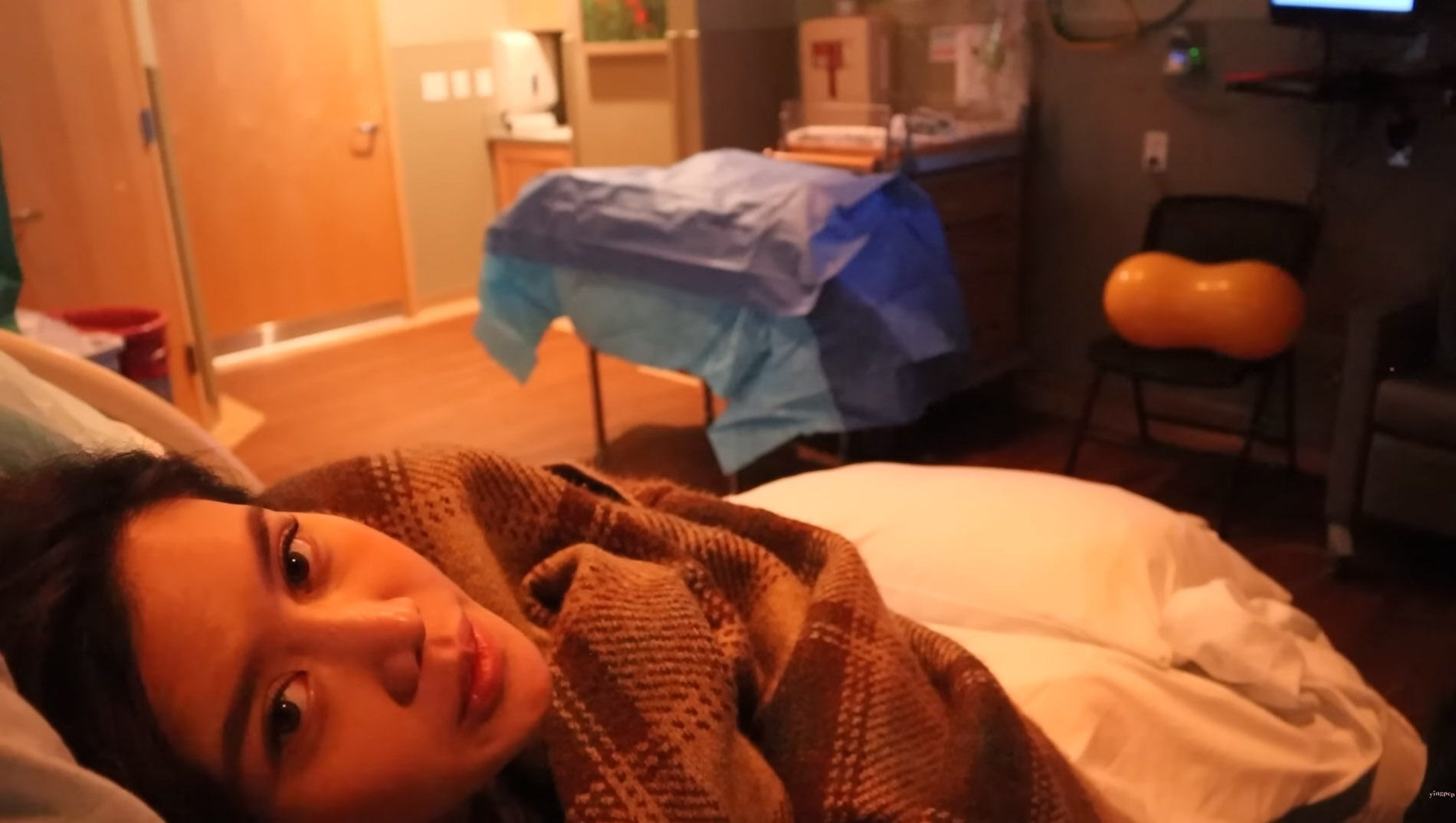  หญิง พลอยชมพู