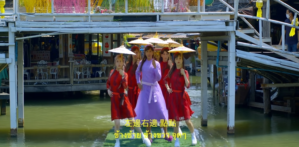 Earworm เพลงใหม่ ฮิตติดหู