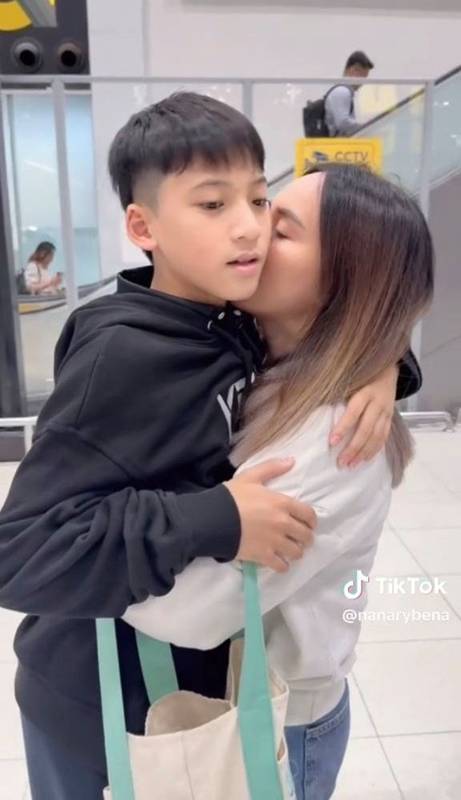 นานา เผยโมเมนต์ส่งลูก ๆ บิน ตปท. 