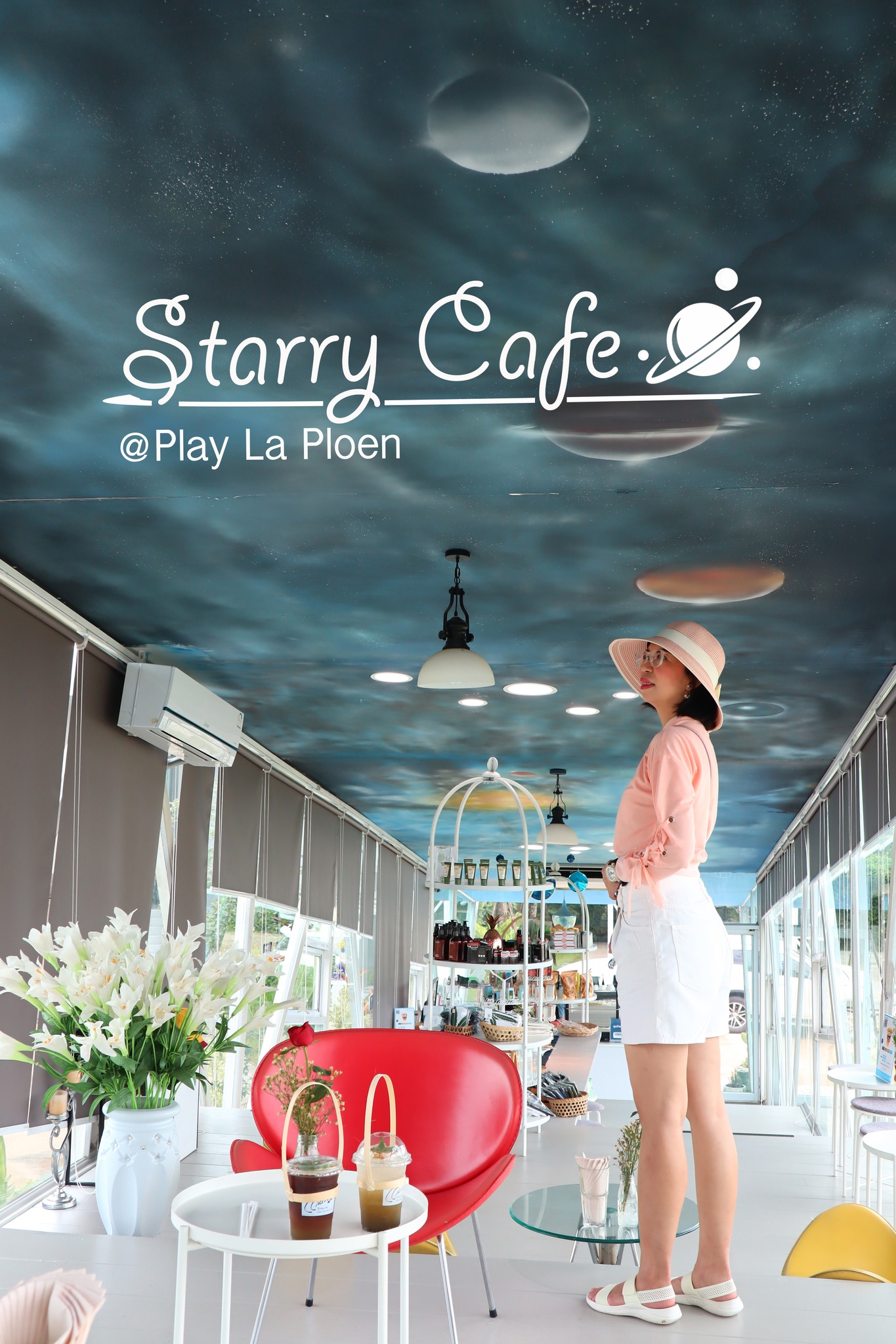 แลดาว คาเฟ่