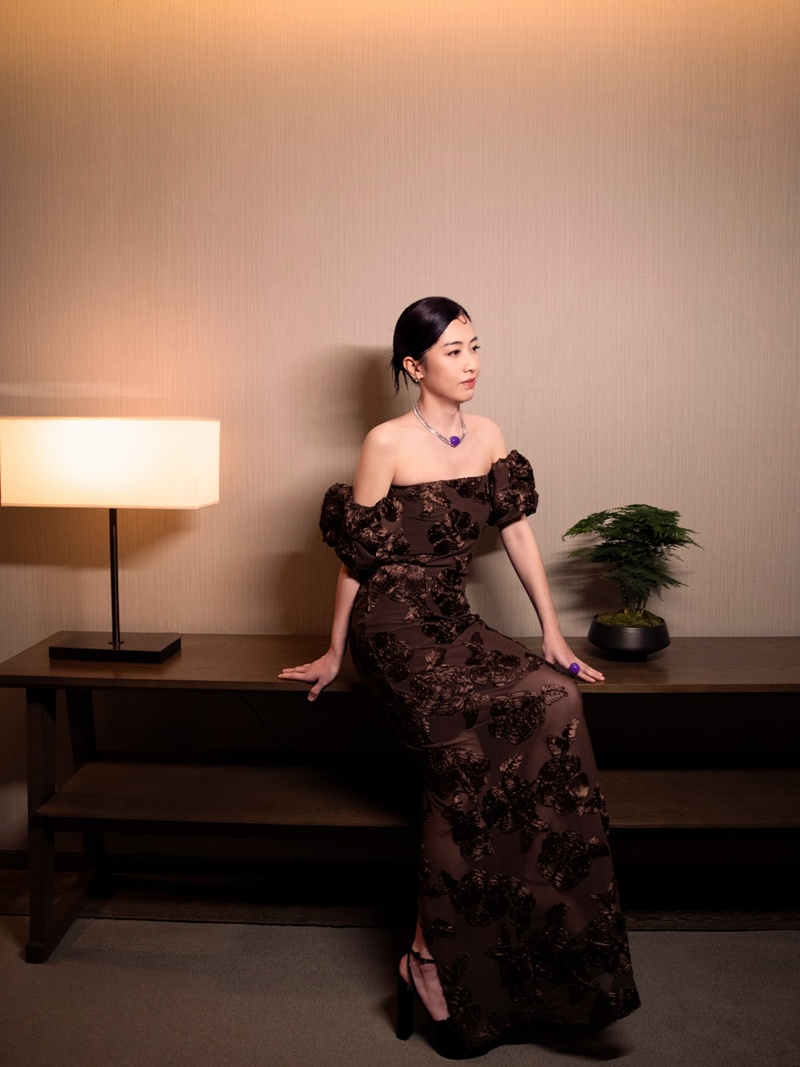 สาวปริศนาถ่ายเซลฟี่คู่ จีซู BLACKPINK