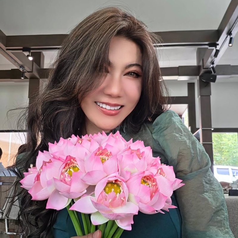 แก้ว อภิรดี
