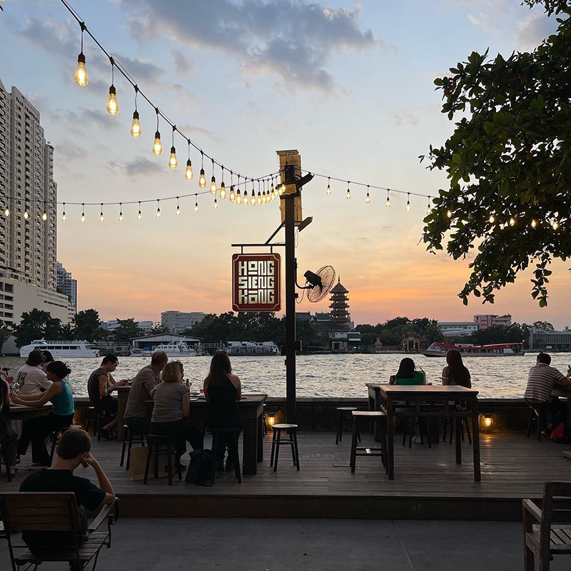 คาเฟ่ริมน้ำ 2568 ร้านฮงเซียงกง