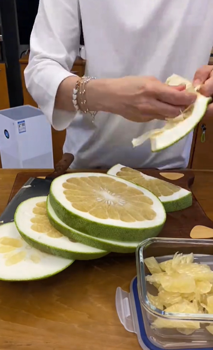 ปอกส้มโอ