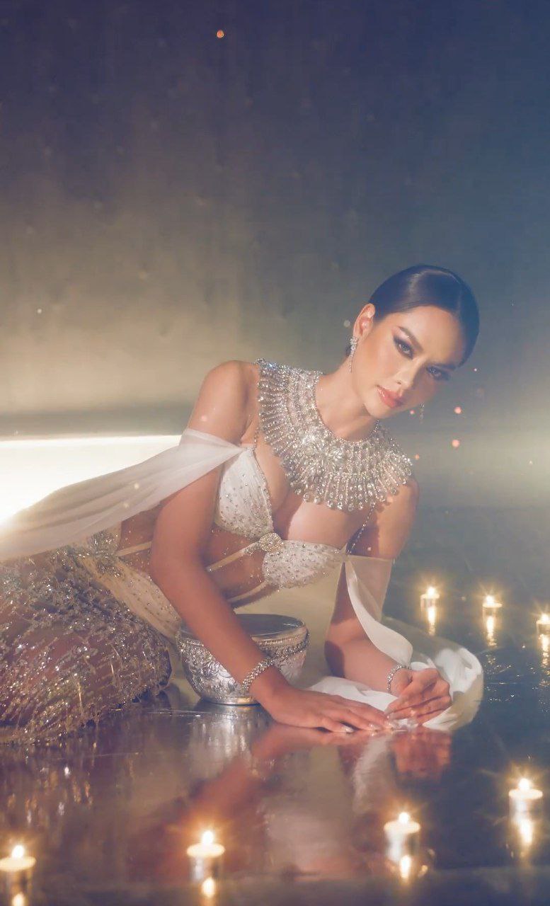 ชุดประจำชาติ แอนนาเสือ