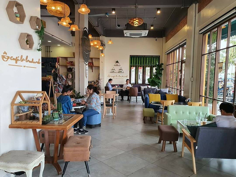 ร้านกาแฟนครพนม