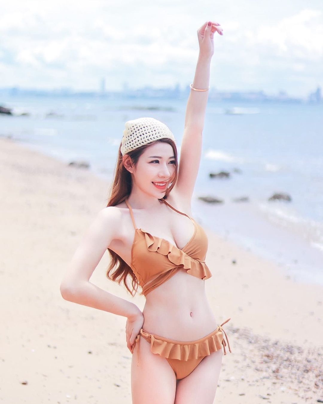 ฟ้า ทิพย์สุดา