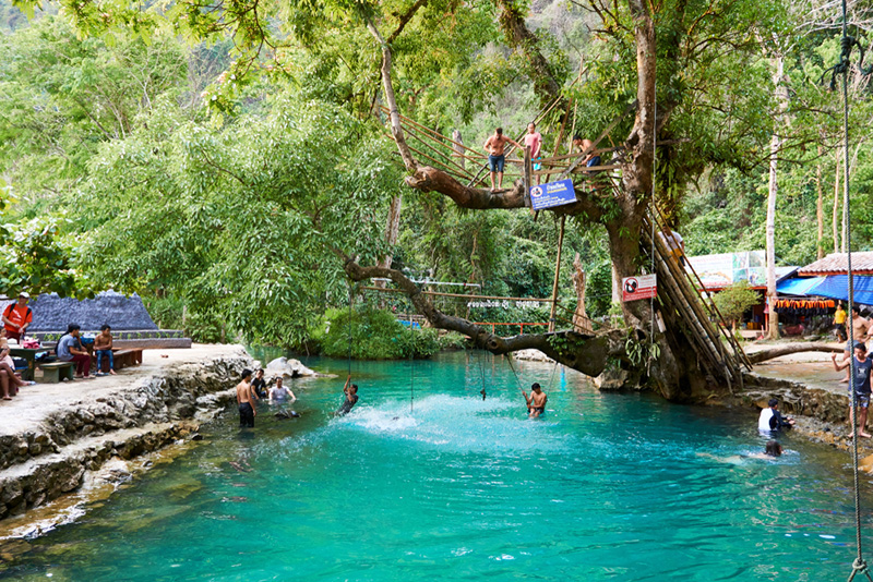 บลู ลากูน เที่ยวลาว