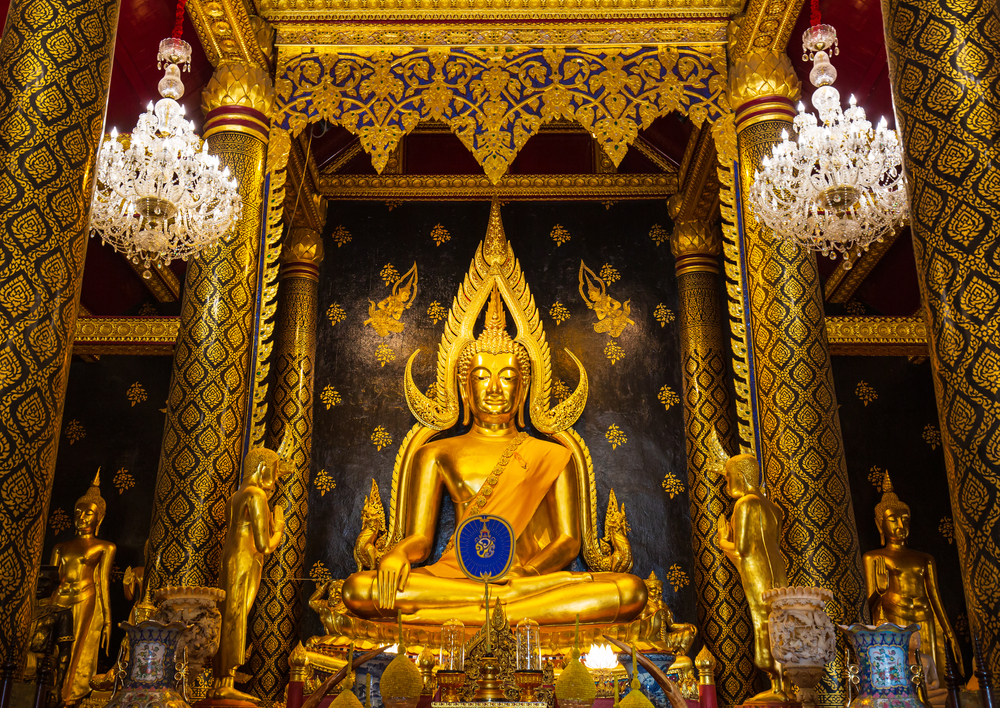 ท้าวเวสสุวรรณ วัดพระศรีรัตนมหาธาตุวรมหาวิหาร