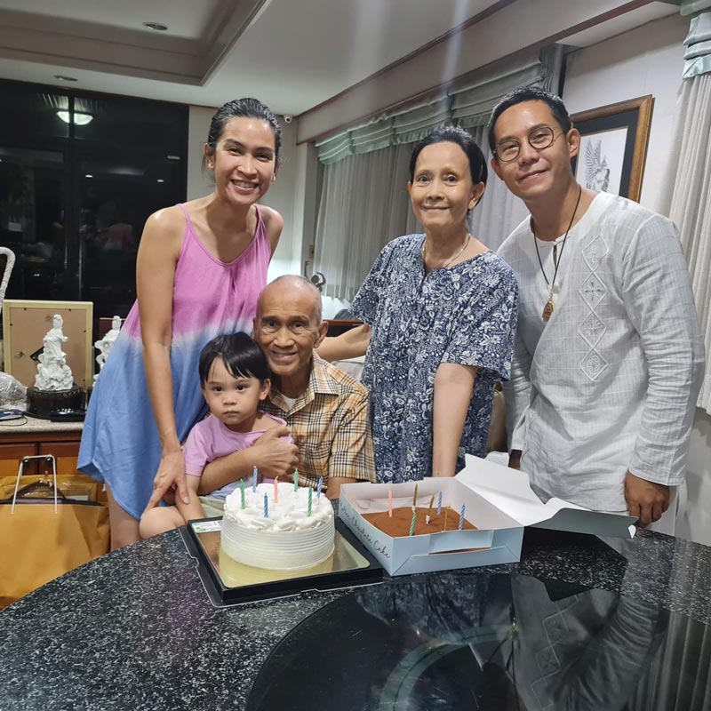 ต้อย เศรษฐา ศิระฉายา