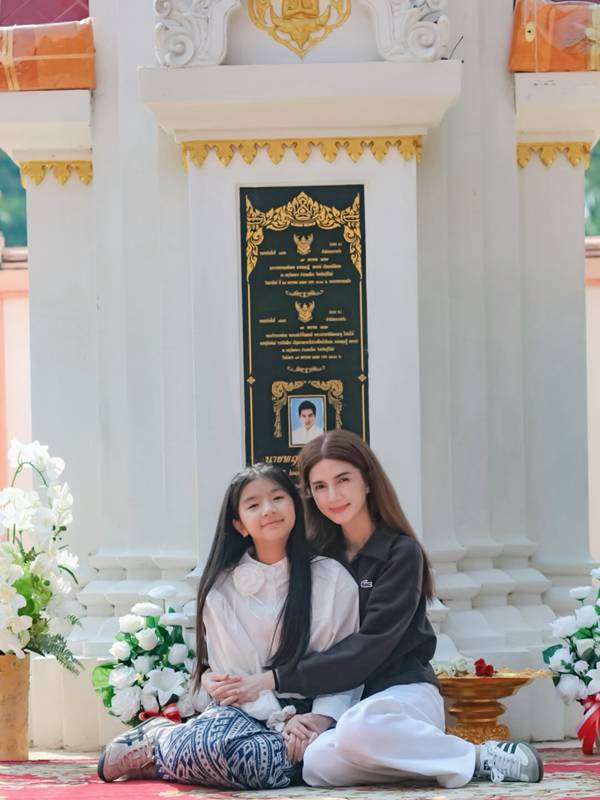 น้องมะลิ พาขวัญ 