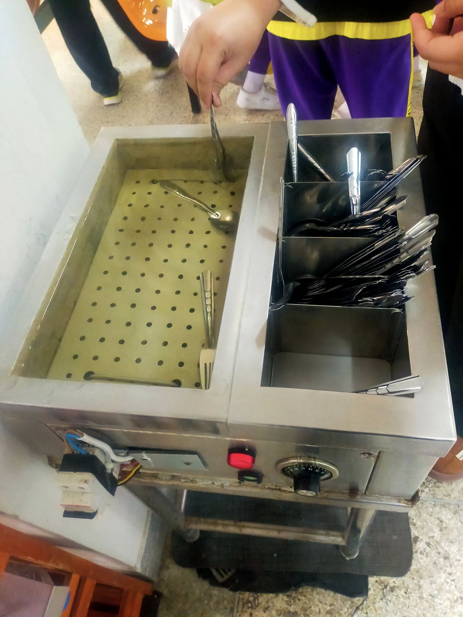 เครื่องลวกช้อนส้อม