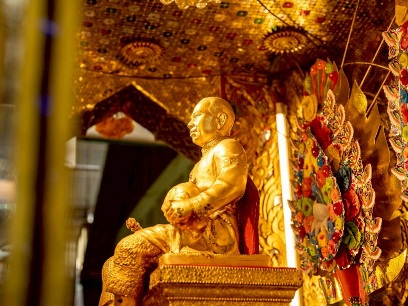 ศาลเจ้าพ่อบุญมา ปากคลองตลาด