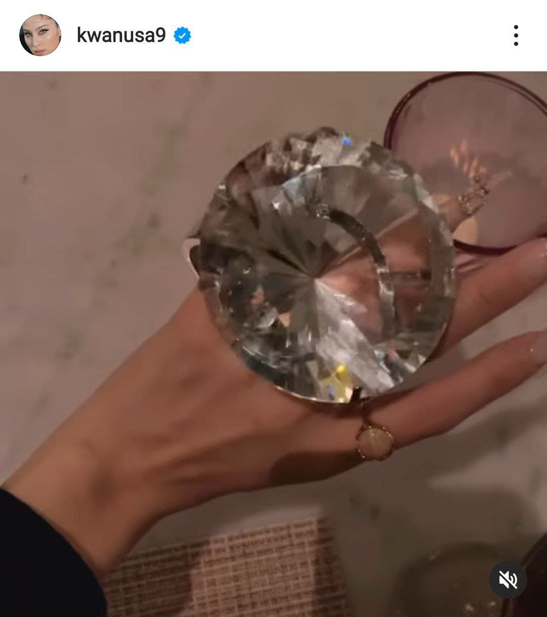 ขวัญ อุษามณี