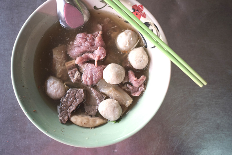 เที่ยวตามแนวรถไฟฟ้า