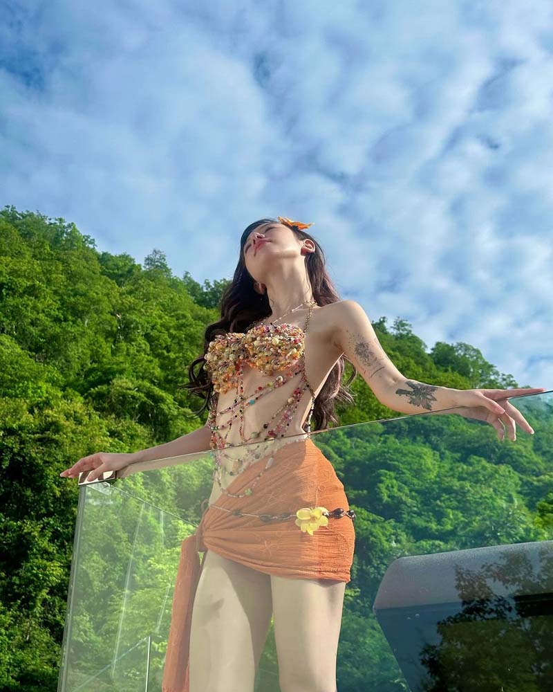 พลอยชมพู