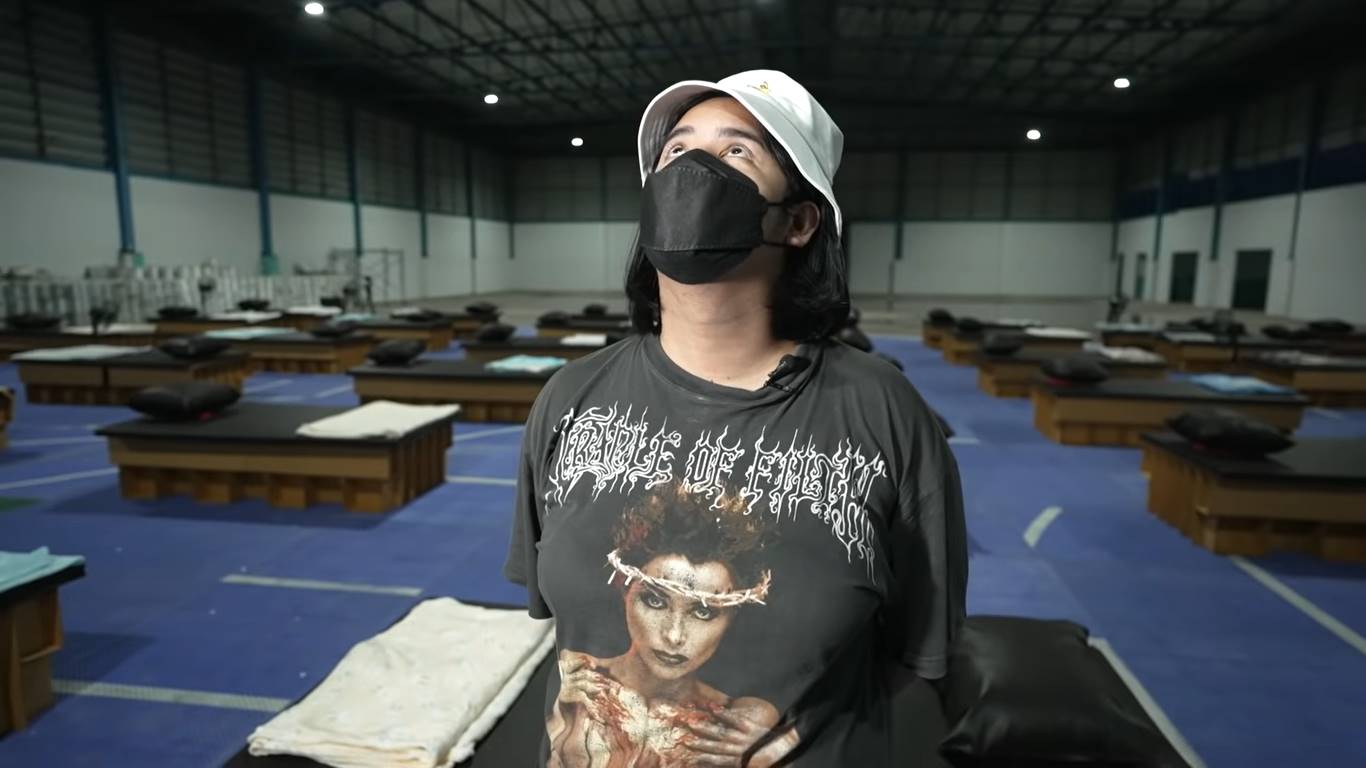 นารา เครปกะเทย