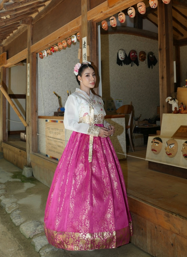 รถเบนซ์ ยลรดา วัจนะ จังหวัดตาก