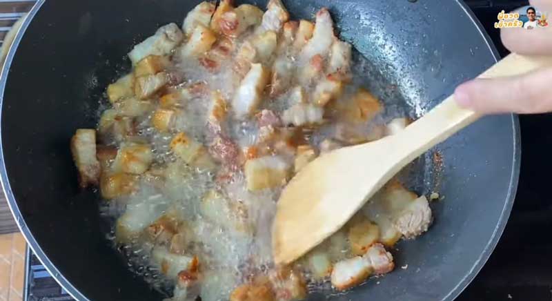 หมูสามชั้นคั่วซีอิ๊ว