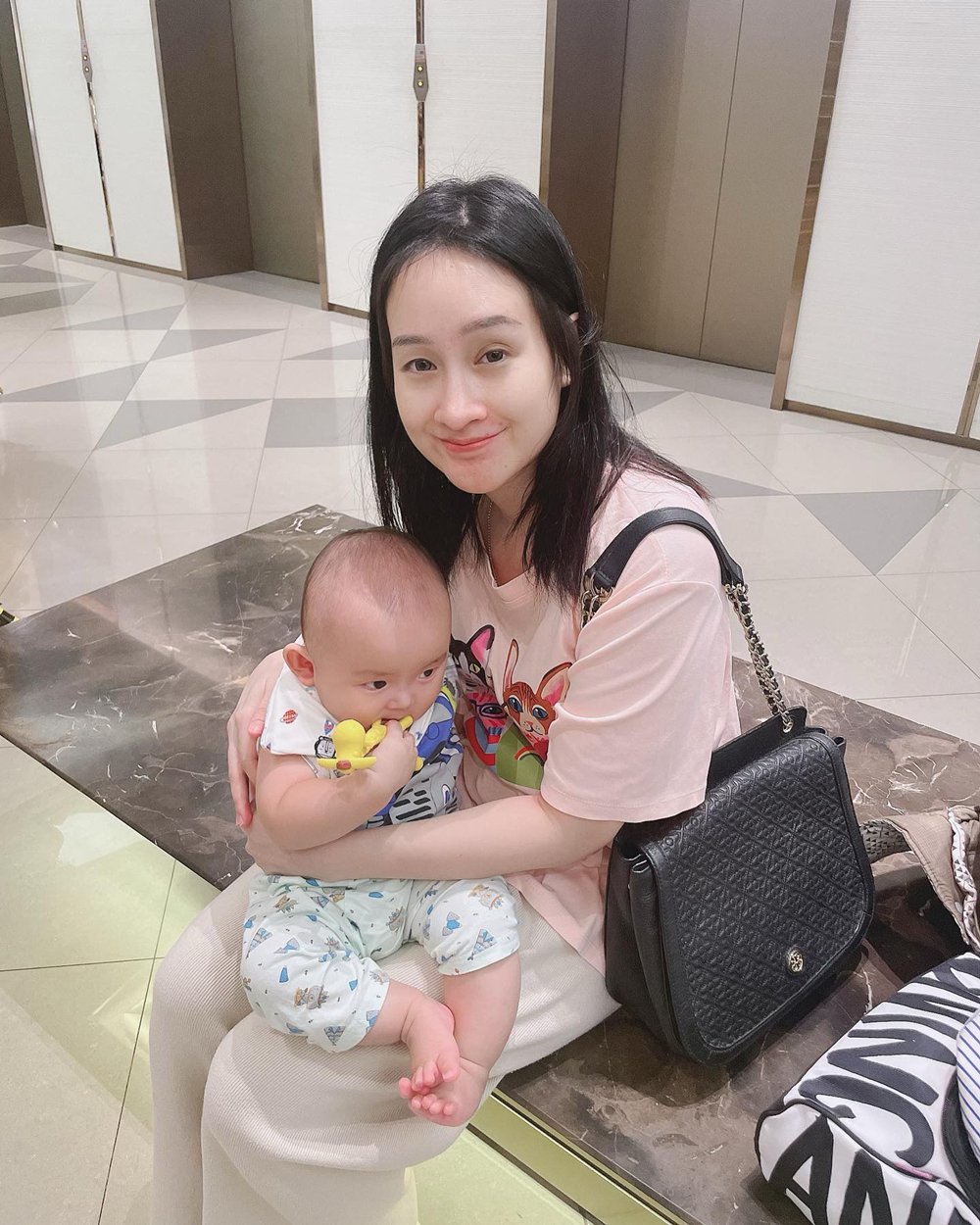 พลอย ลิตเติ้ลวอยซ์ นักร้องสาวเสียงเล็ก ๆ ล่าสุด เป็นคุณแม่แล้ว