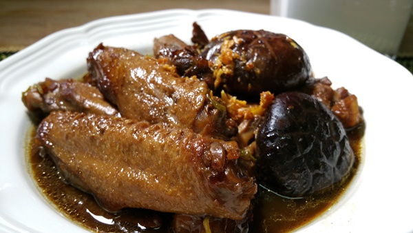 ปีกเป็ดตุ๋นเห็ดหอม