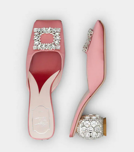 ชมพู่ อารยา