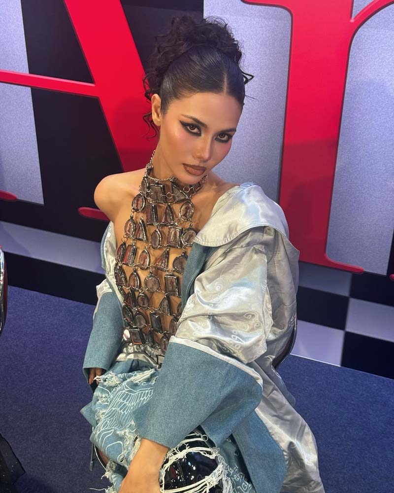 น้ำตาล ชลิตา โชว์โนบราชุดกรอบพระเครื่อง