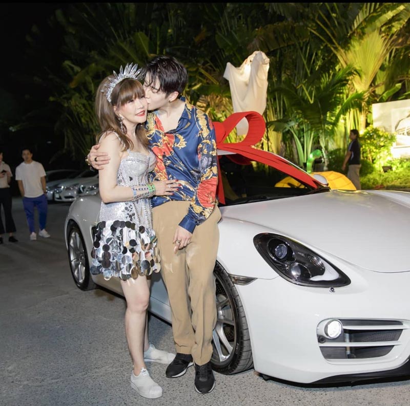 คุณแม่ ไมค์ พิรัชต์