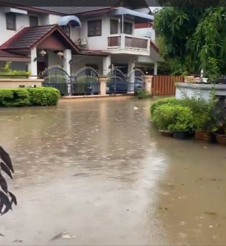  น้ำท่วมบ้านณเดชน์ คูกิมิยะ ที่ขอนแก่น แฟนคลับแห่ส่งกำลังใจแน่นโซเชียล
