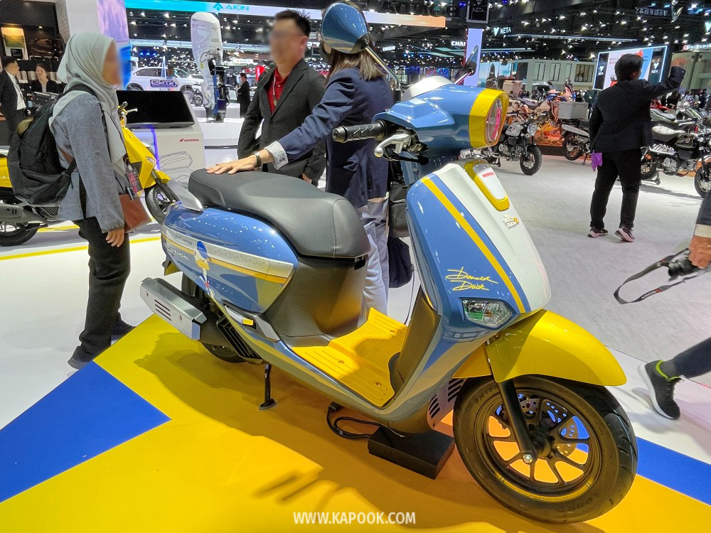 มอเตอร์ไซค์ Honda Giorno+ Donald Duck