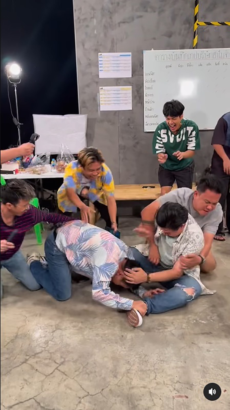 จตุรงค์ โพสต์คลิปเดือด นุ้ย เชิญยิ้ม ซัดฝ่ามือเข้าหน้า