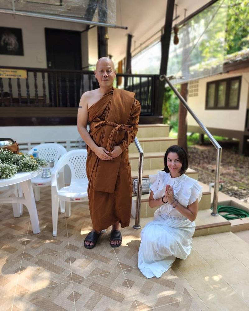 พระเป็ก สัณณ์ชัย
