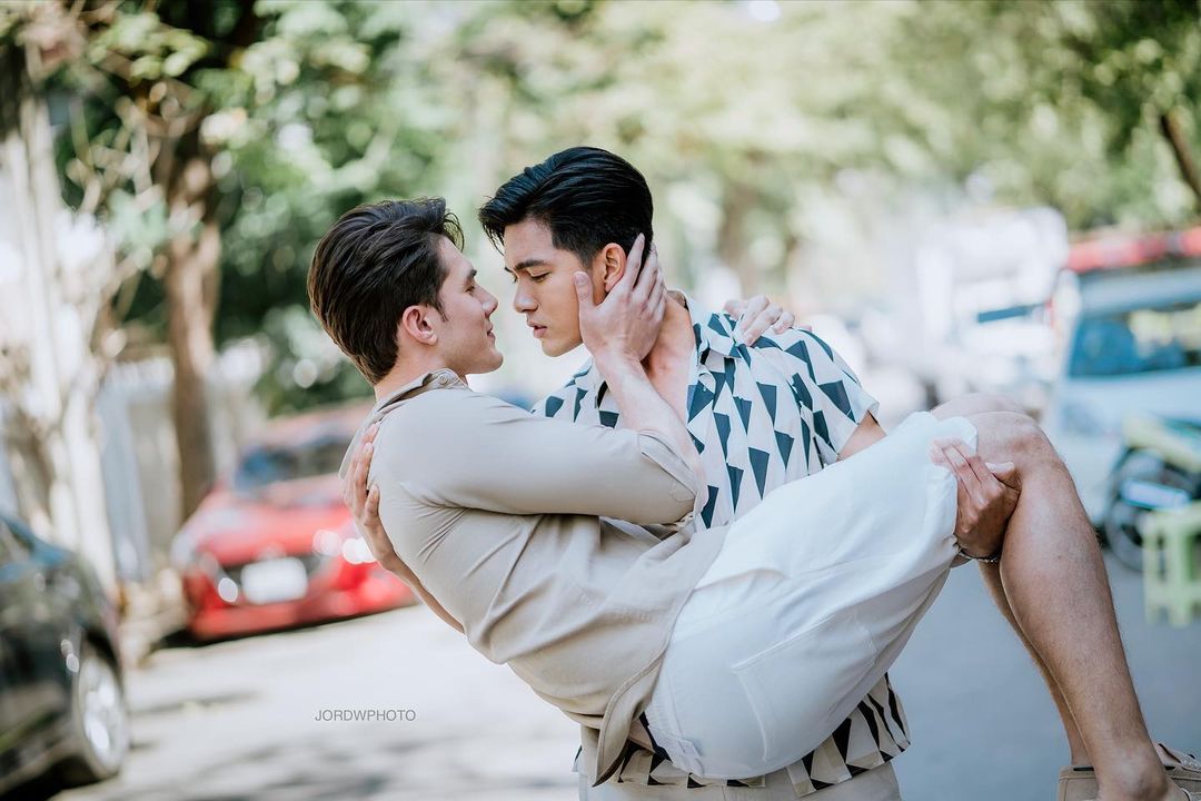 มิกค์ เข้ม