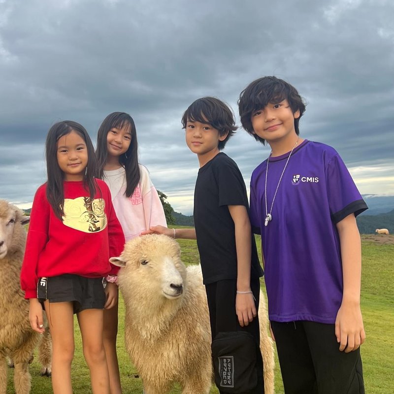 พลอย ชิดจันทร์