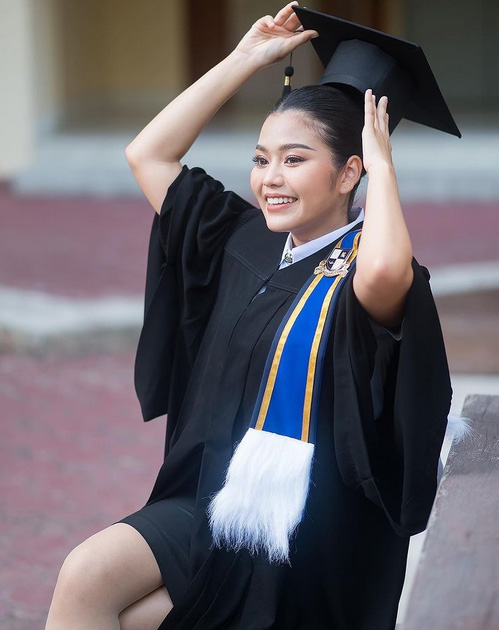 ดารารับปริญญา