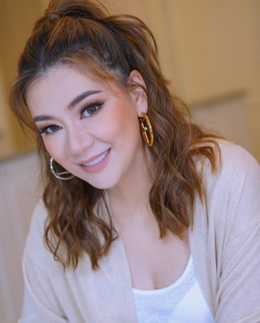 ส่องภาพก่อน-หลังศัลยกรรม โอ๋ ภัคจีรา ในวัย 48 ปี สวยเป๊ะกระชากวัย