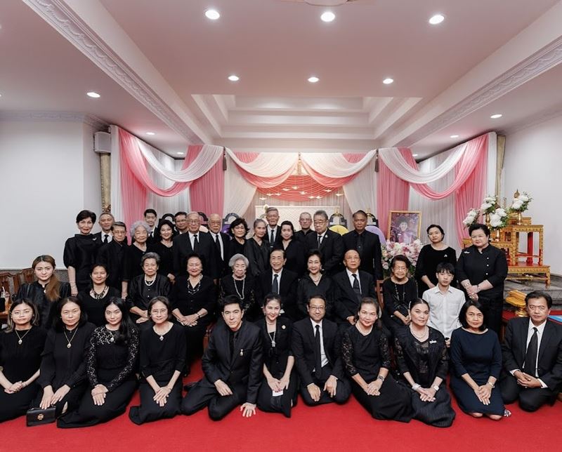 แซม ยุรนันท์