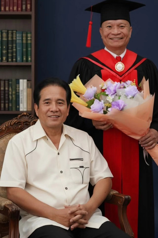 เอ็ม บุษราคัม ลูกสาวหม่ำ จ๊กมก ขอชาวเน็ตสานฝันพ่อถ่ายรูปกับปู่