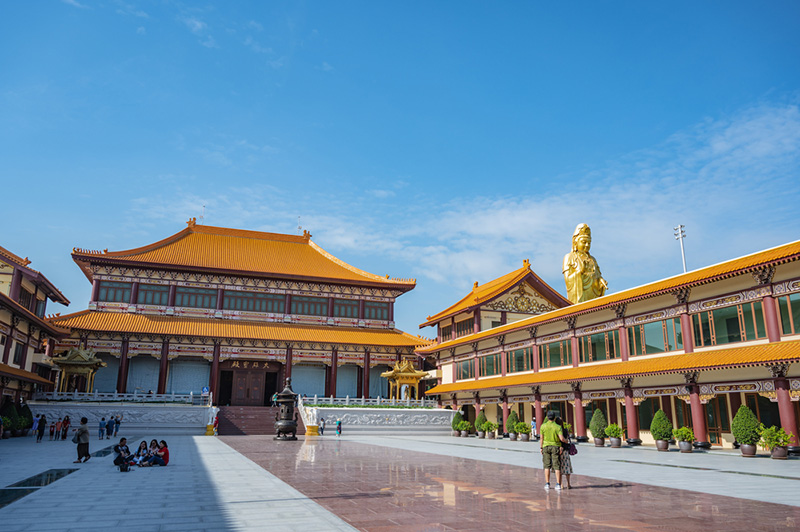 ไหว้พระ 9 วัด ตามเส้นทางรถไฟฟ้าสายสีชมพู วัดโฝวกวงซัน