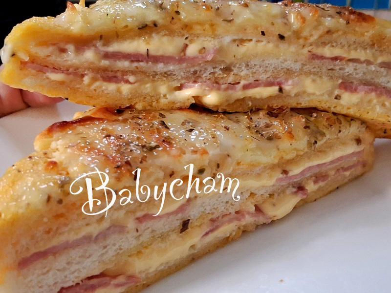 คร็อกเมอซีเยอ (Croque-Monsieur) อาหารเช้า แซนด์วิช สูตรขนม