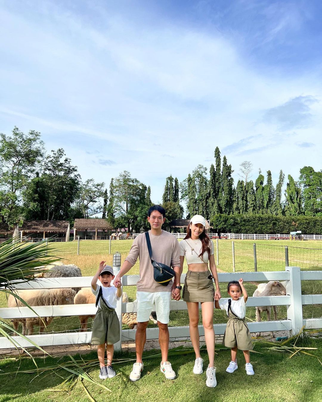  เนย โชติกา