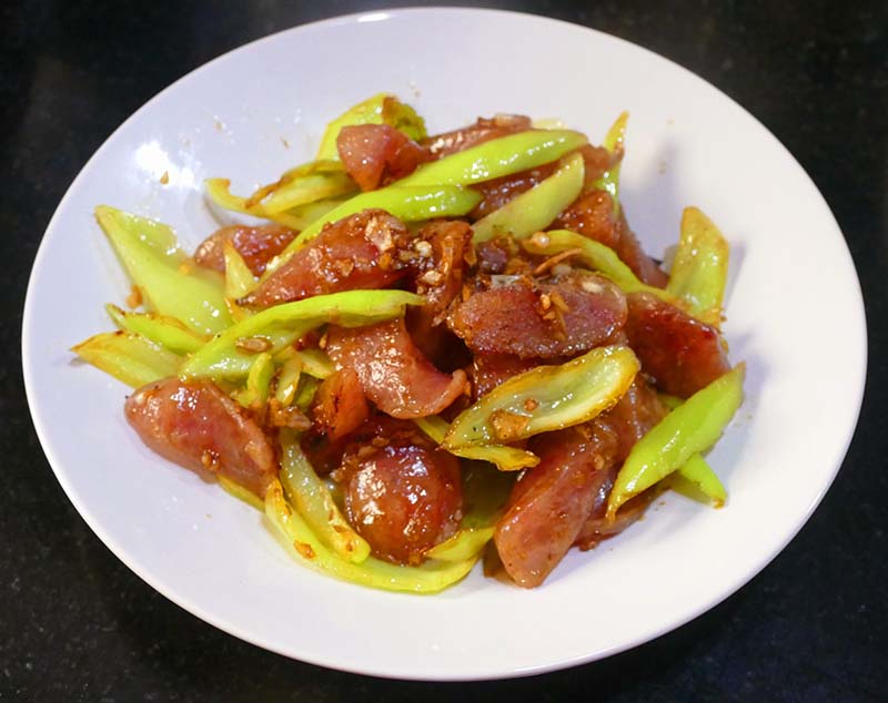 กุนเชียงผัดพริกหยวก