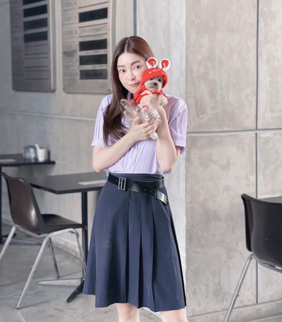 เอวา ปวรวรรณ หรือ เอวา ตลกหกฉาก สาวสวย รวย เก่ง ทายาทธุรกิจหมื่นล้าน