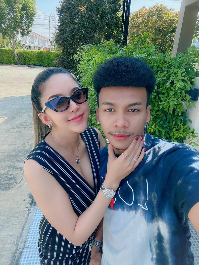 โชค รถแห่